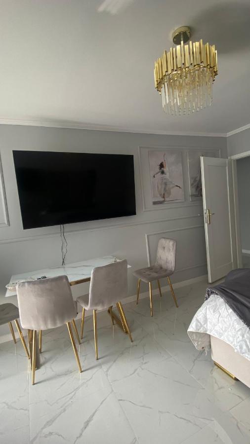 Gold Glamour Z Dwoma Sypialniami, Duzy Balkon