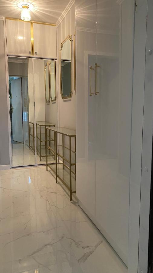 Gold Glamour Z Dwoma Sypialniami, Duzy Balkon *